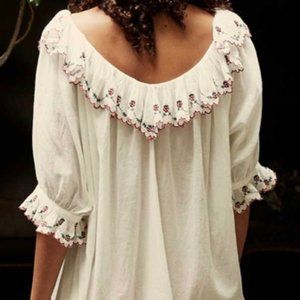 NEVER WORN Strawberry embroidered Dôen Chateau Nightgown SZ S